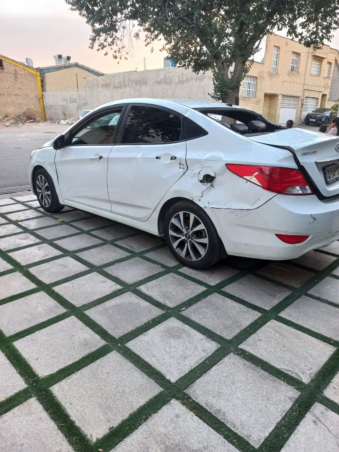 هیوندای اکسنت 1.6 لیتر بلو - 2015