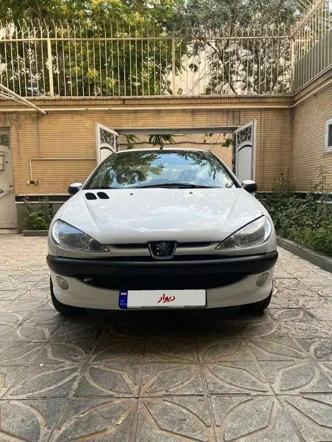 پژو ۲۰۶ صندوق دار v8 - 1391