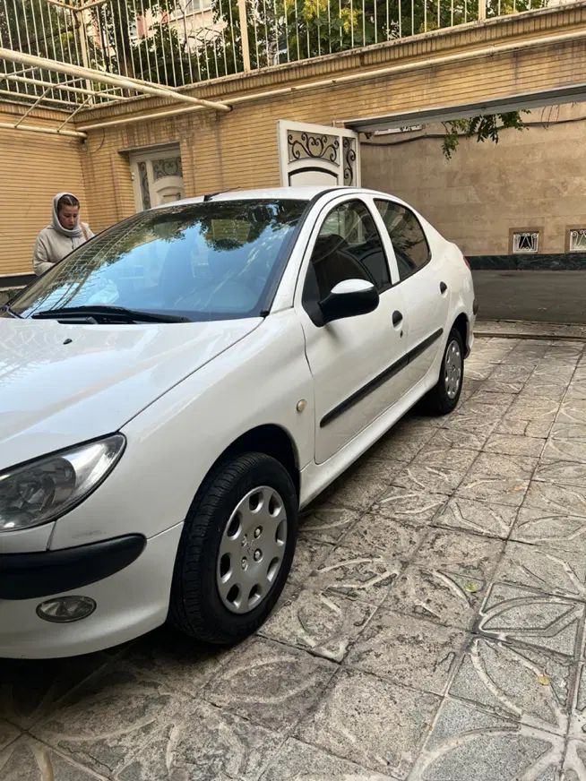 پژو ۲۰۶ صندوق دار v8 - 1391