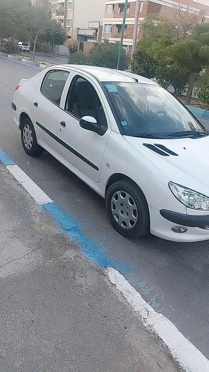 پژو ۲۰۶ صندوق دار v8 - 1395