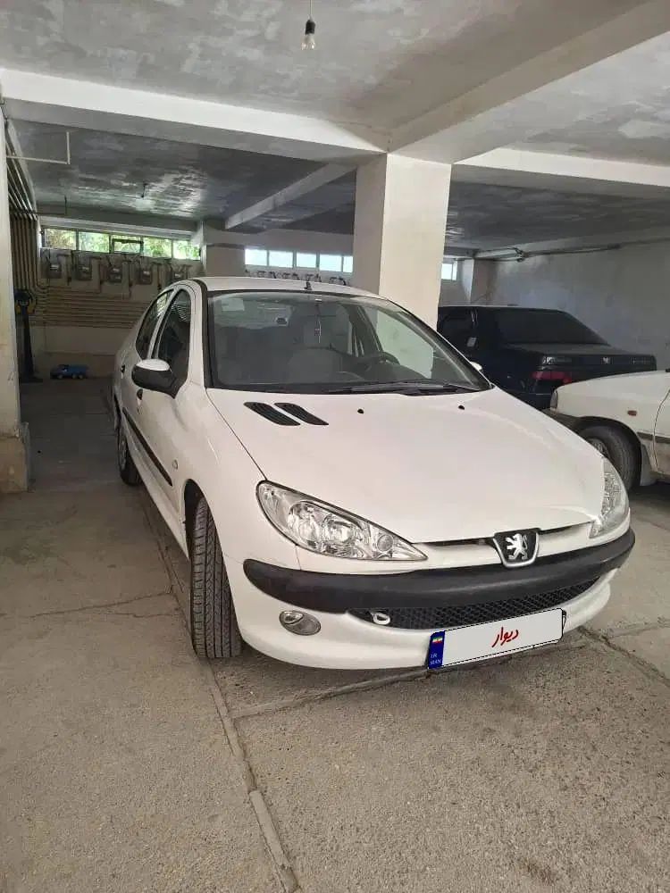 پژو ۲۰۶ صندوق دار v8 - 1394