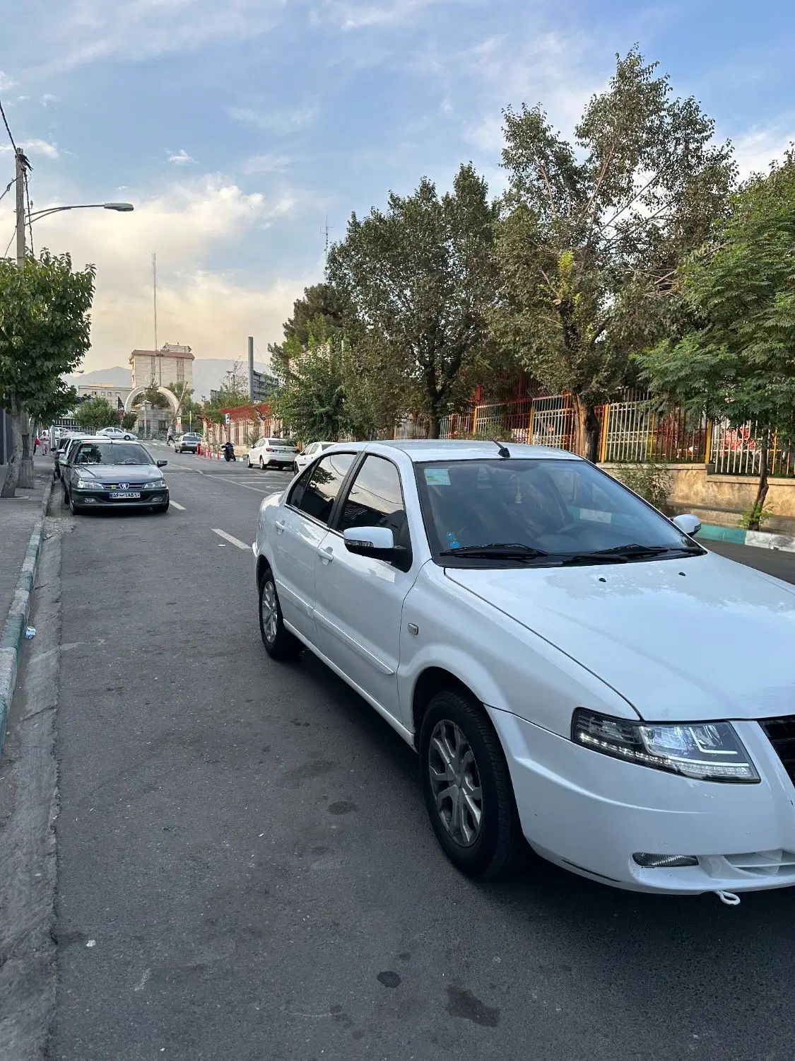 سمند سورن پلاس EF7 بنزینی - 1400