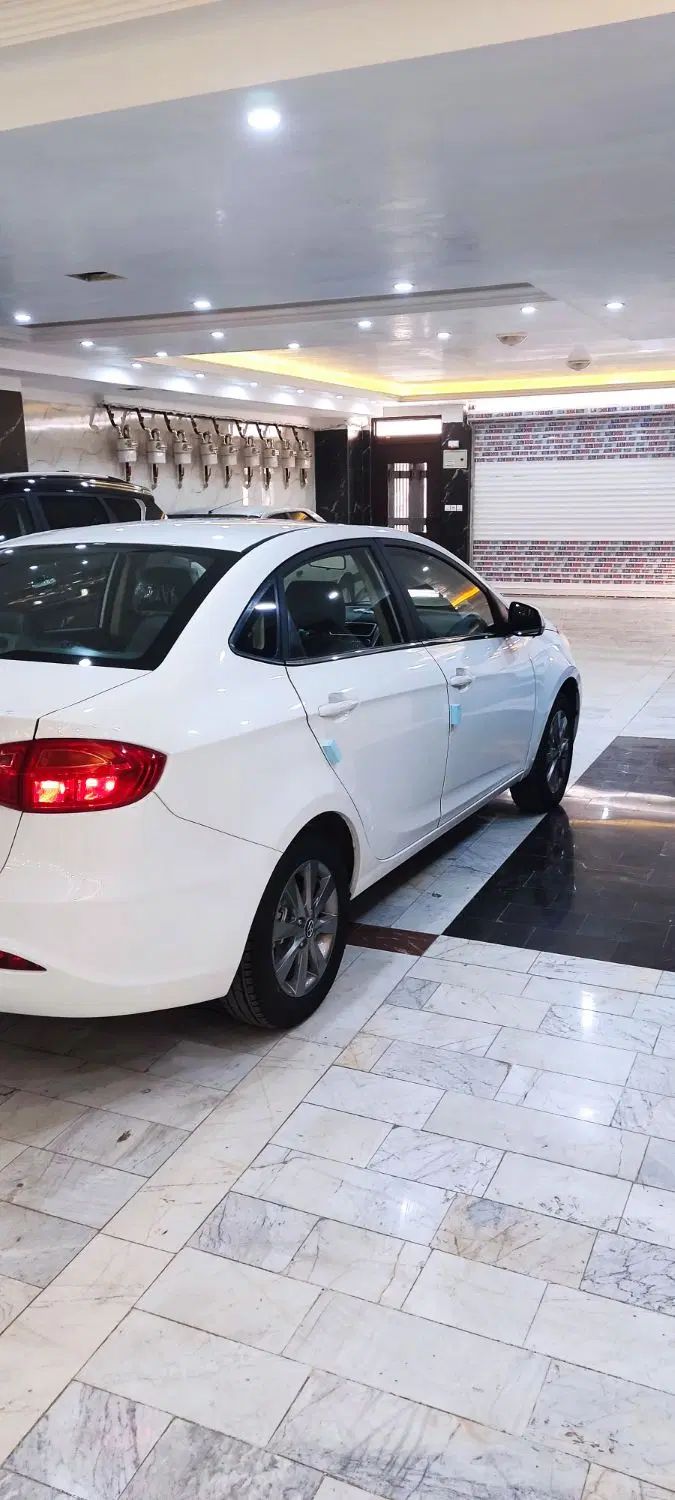جک J4 اتوماتیک ساده - 1402