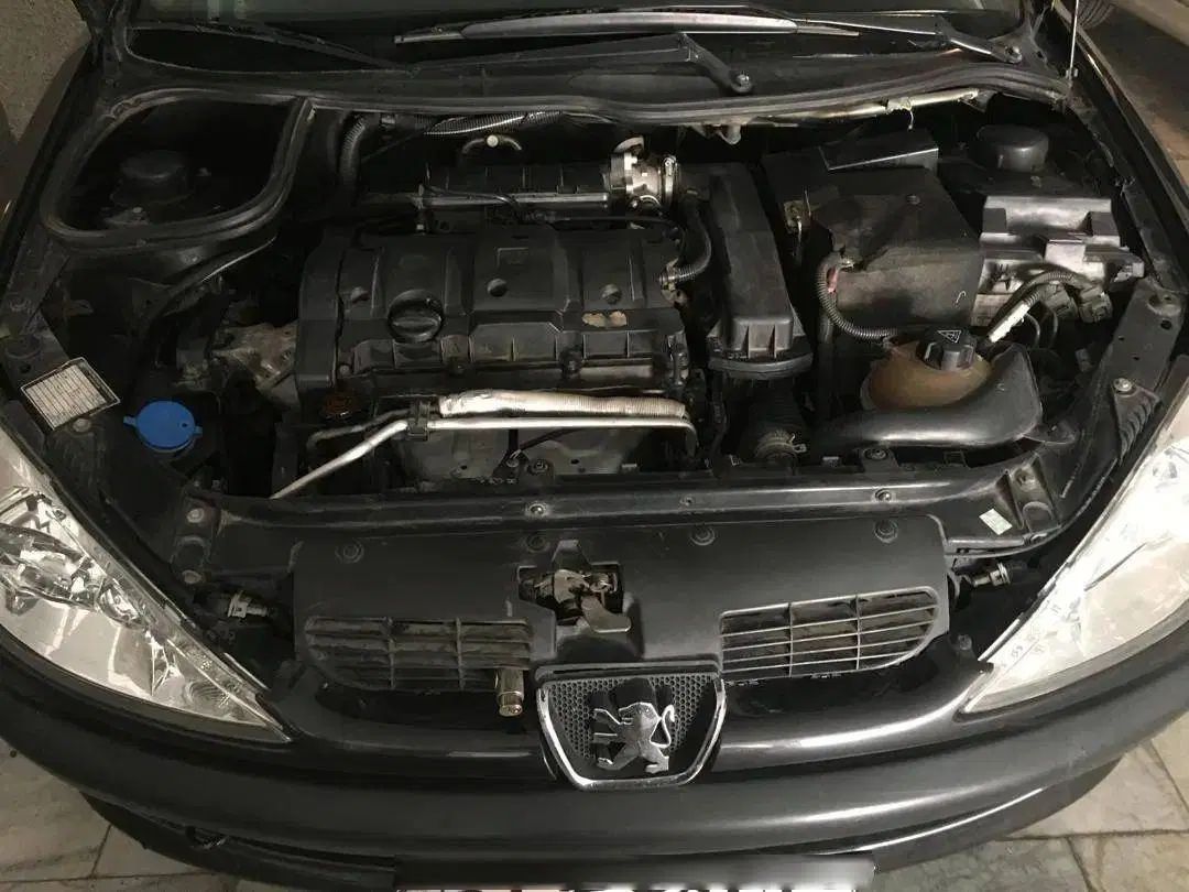 پژو ۲۰۶ صندوق دار v8 - 1393