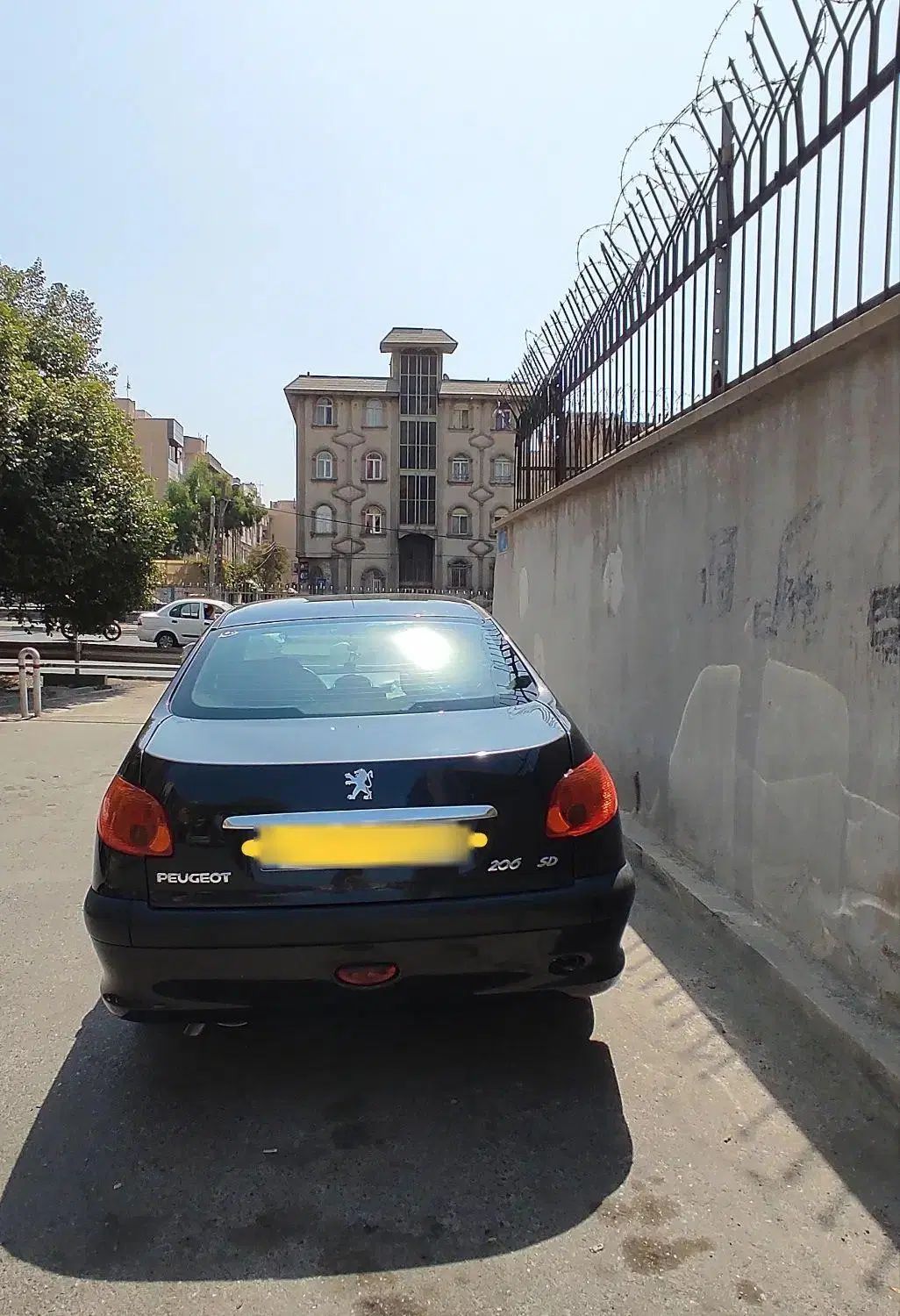 پژو ۲۰۶ صندوق دار v8 - 1393