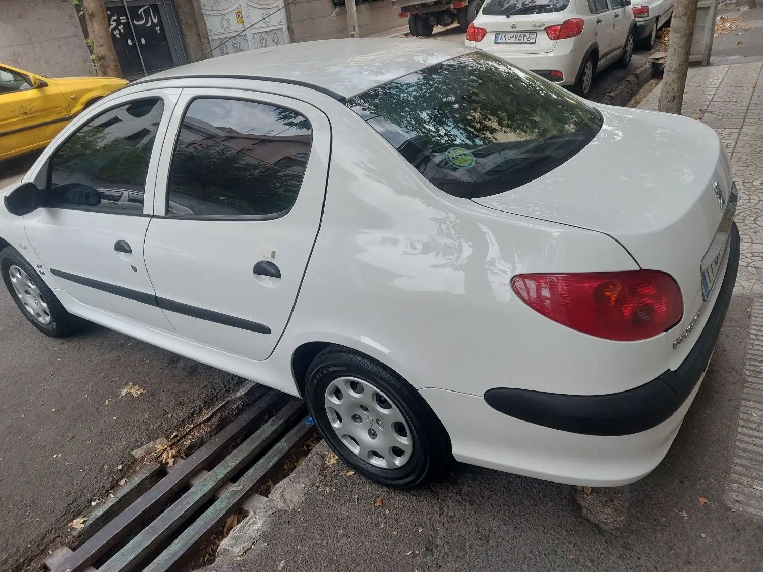 پژو ۲۰۶ صندوق دار v8 - 1397