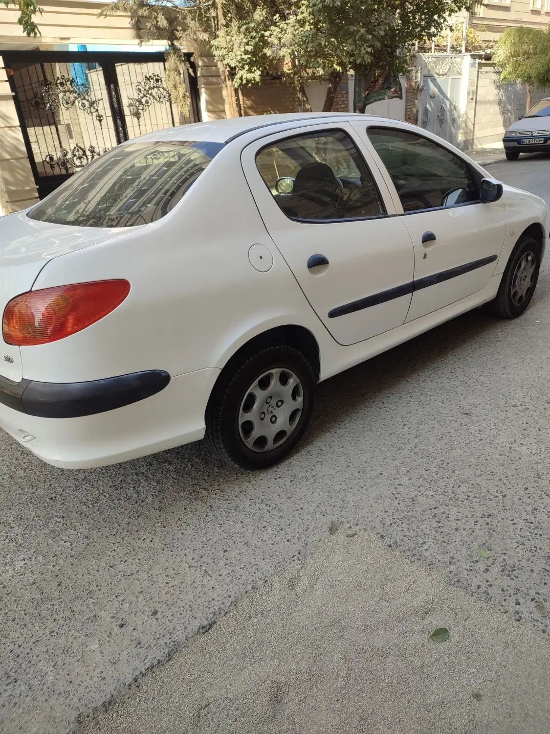 پژو ۲۰۶ صندوق دار v8 - 1393