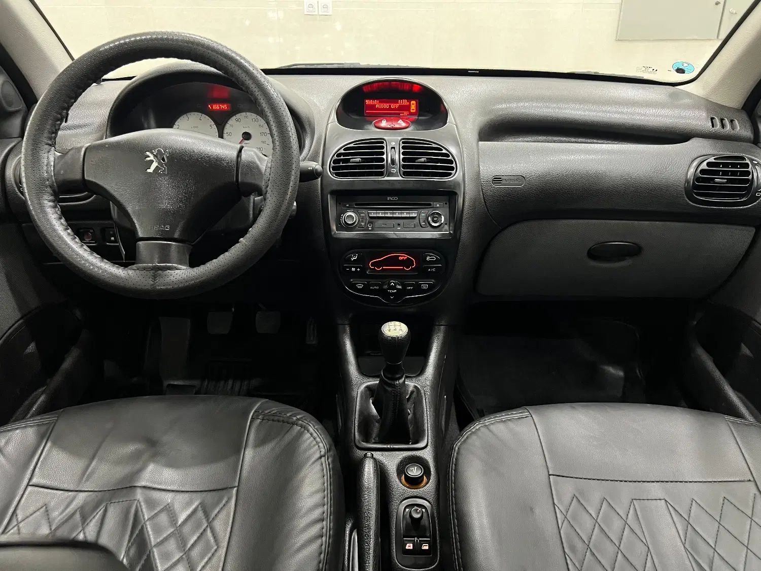 پژو ۲۰۶ صندوق دار v8 - 1394