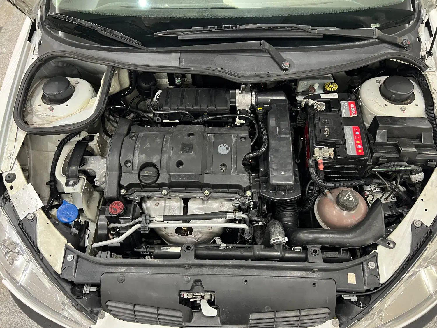 پژو ۲۰۶ صندوق دار v8 - 1394