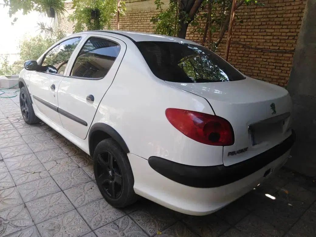 پژو ۲۰۶ صندوق دار v8 - 1394