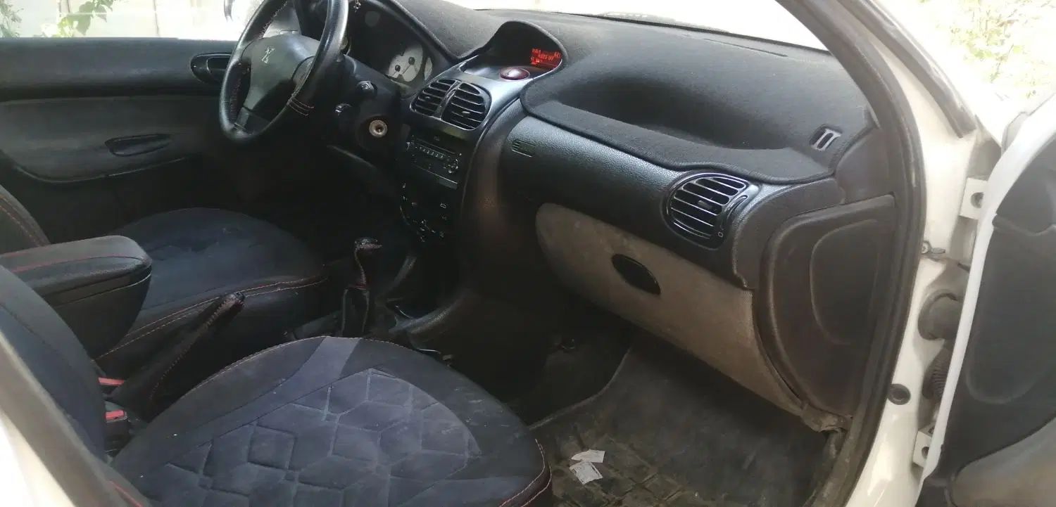 پژو ۲۰۶ صندوق دار v8 - 1394