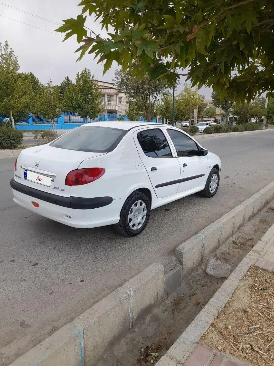 پژو ۲۰۶ صندوق دار v8 - 1394