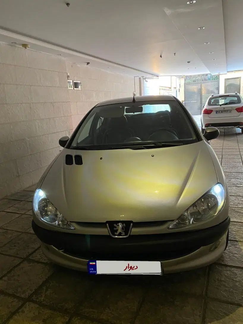 پژو ۲۰۶ صندوق دار v8 - 1393