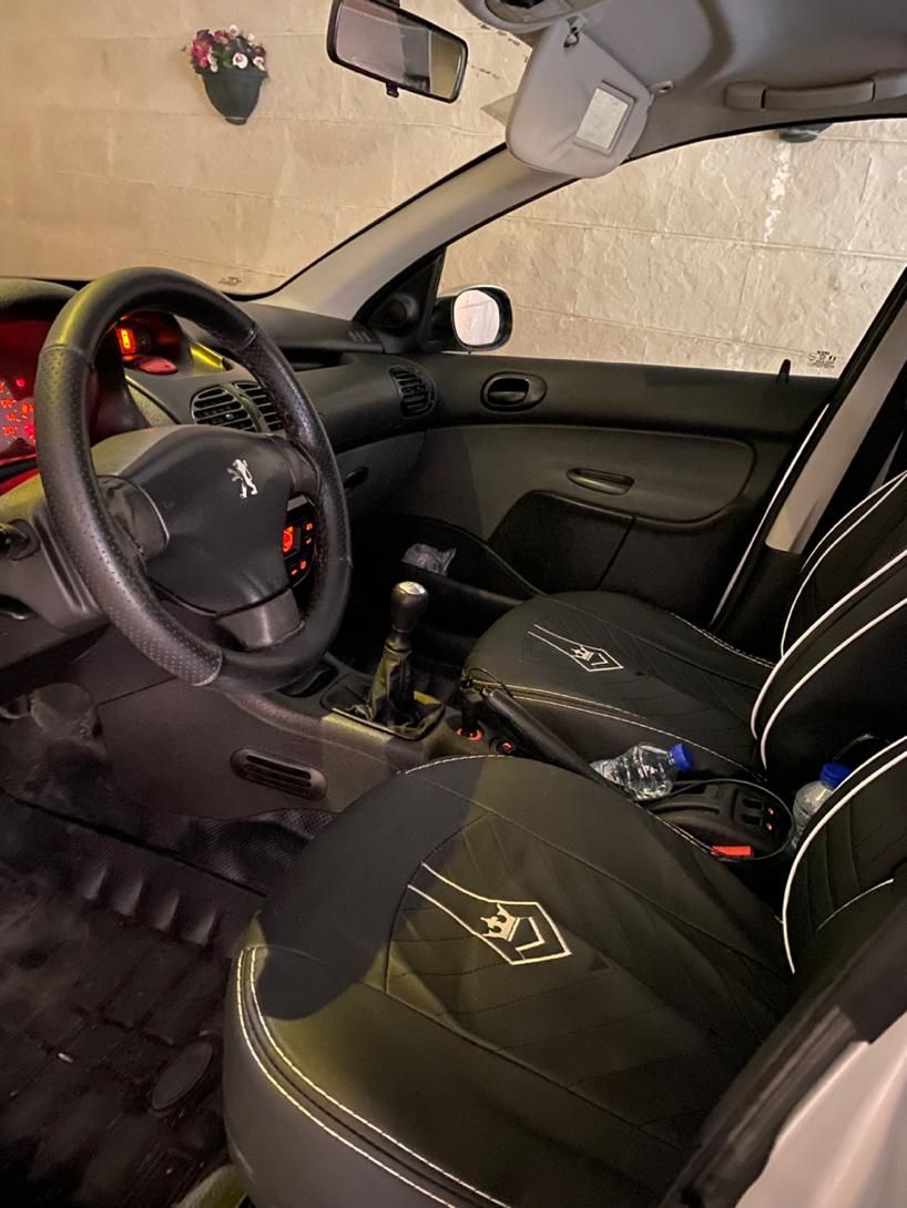 پژو ۲۰۶ صندوق دار v8 - 1393