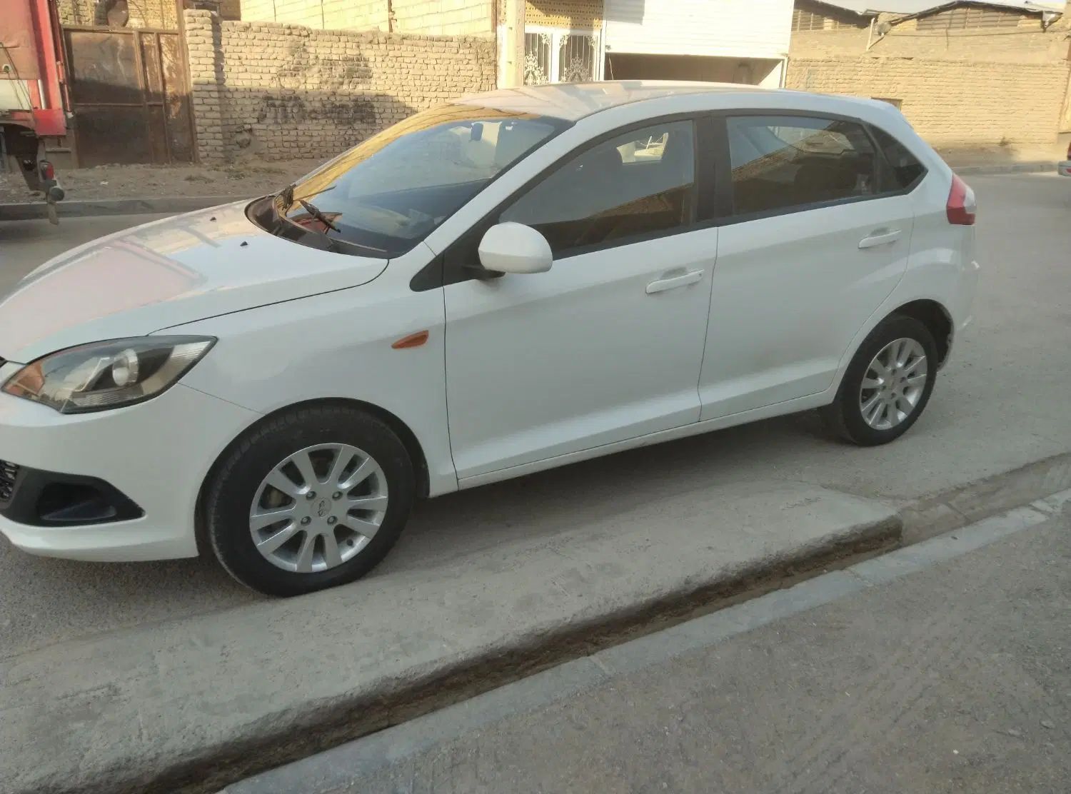 ام وی ام 315 هاچ بک ساده دنده ای - 1395