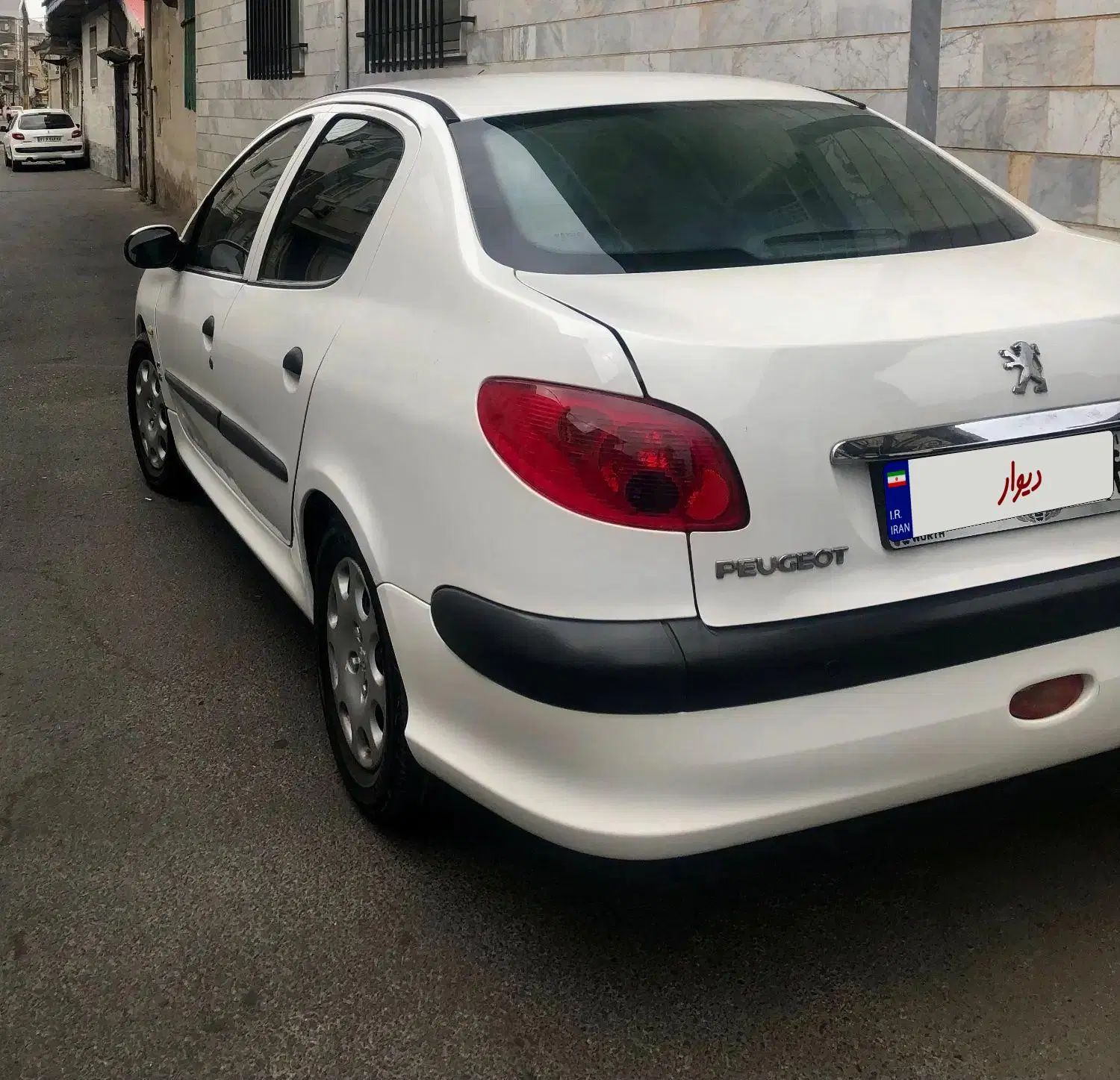 پژو ۲۰۶ صندوق دار v8 - 1392