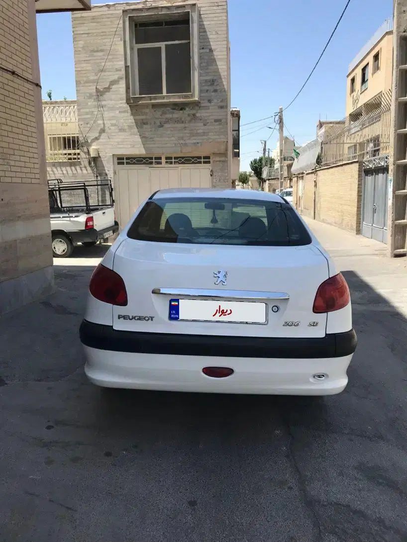 پژو ۲۰۶ صندوق دار v8 - 1394