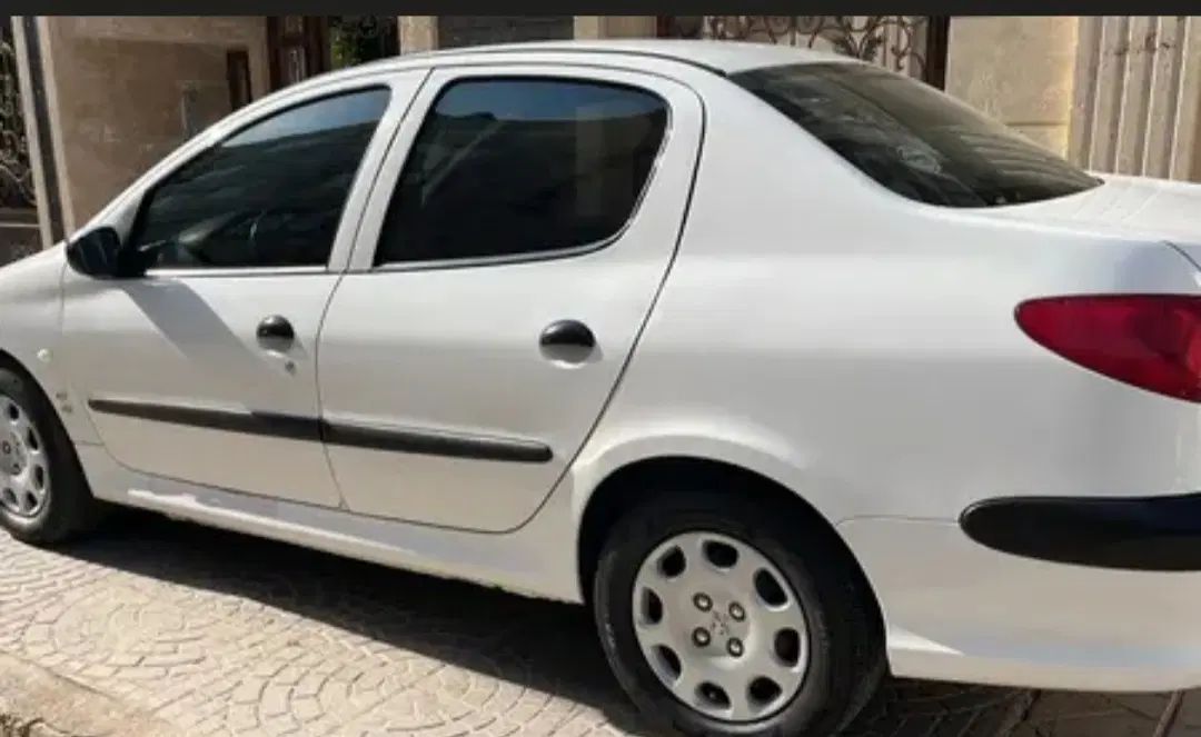 پژو ۲۰۶ صندوق دار v8 - 1398