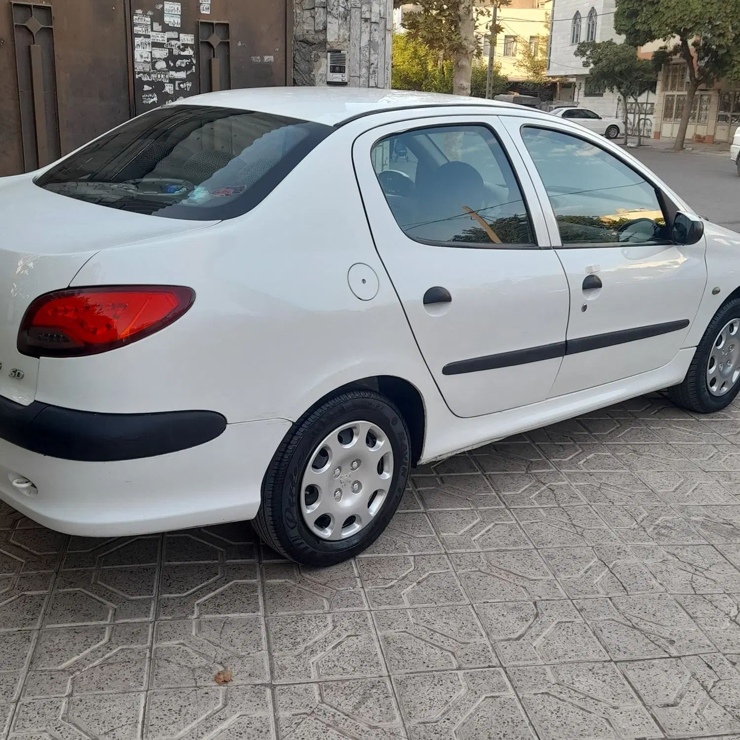 پژو ۲۰۶ صندوق دار v8 - 1393