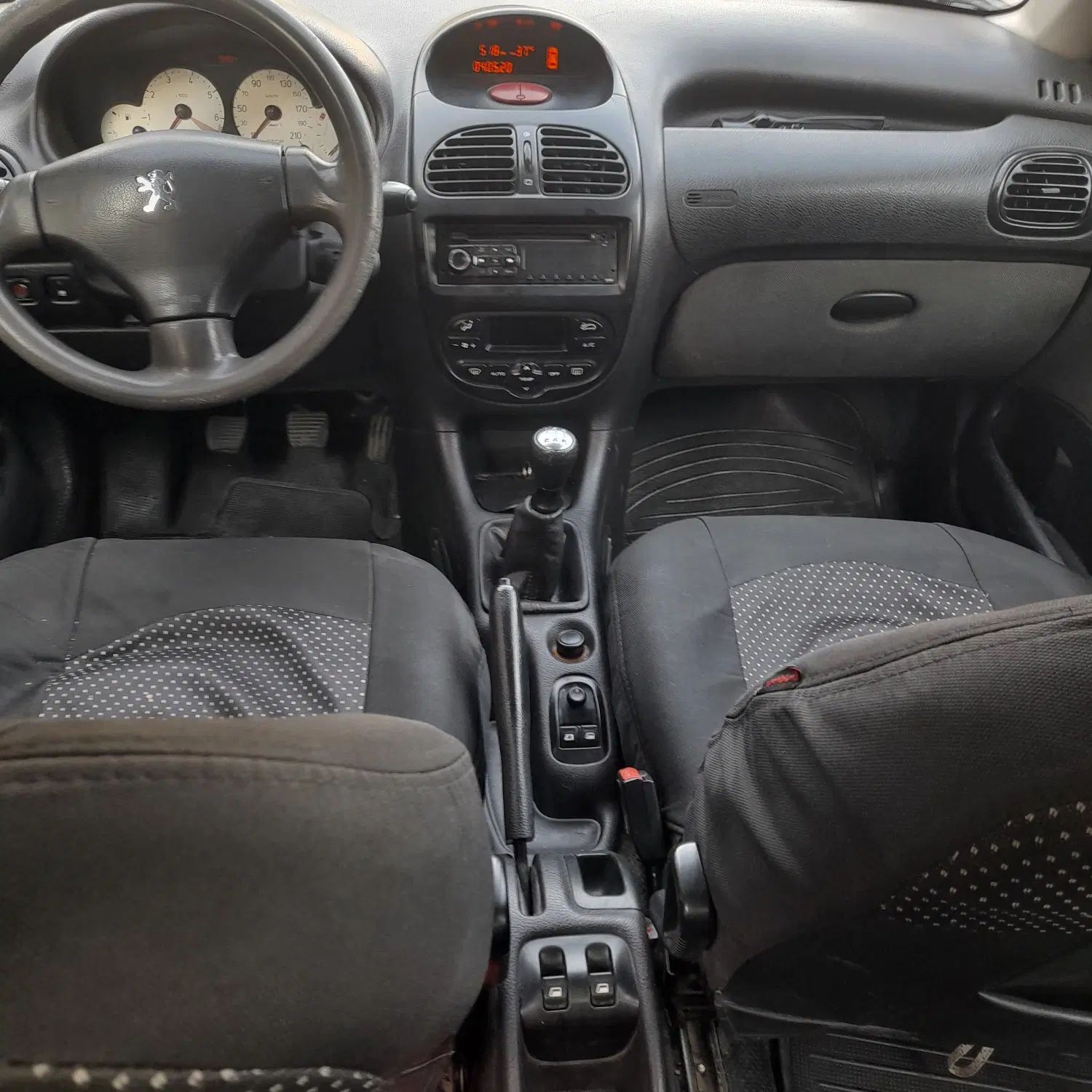 پژو ۲۰۶ صندوق دار v8 - 1393