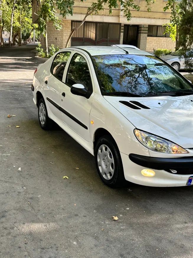 پژو ۲۰۶ صندوق دار v8 - 1393