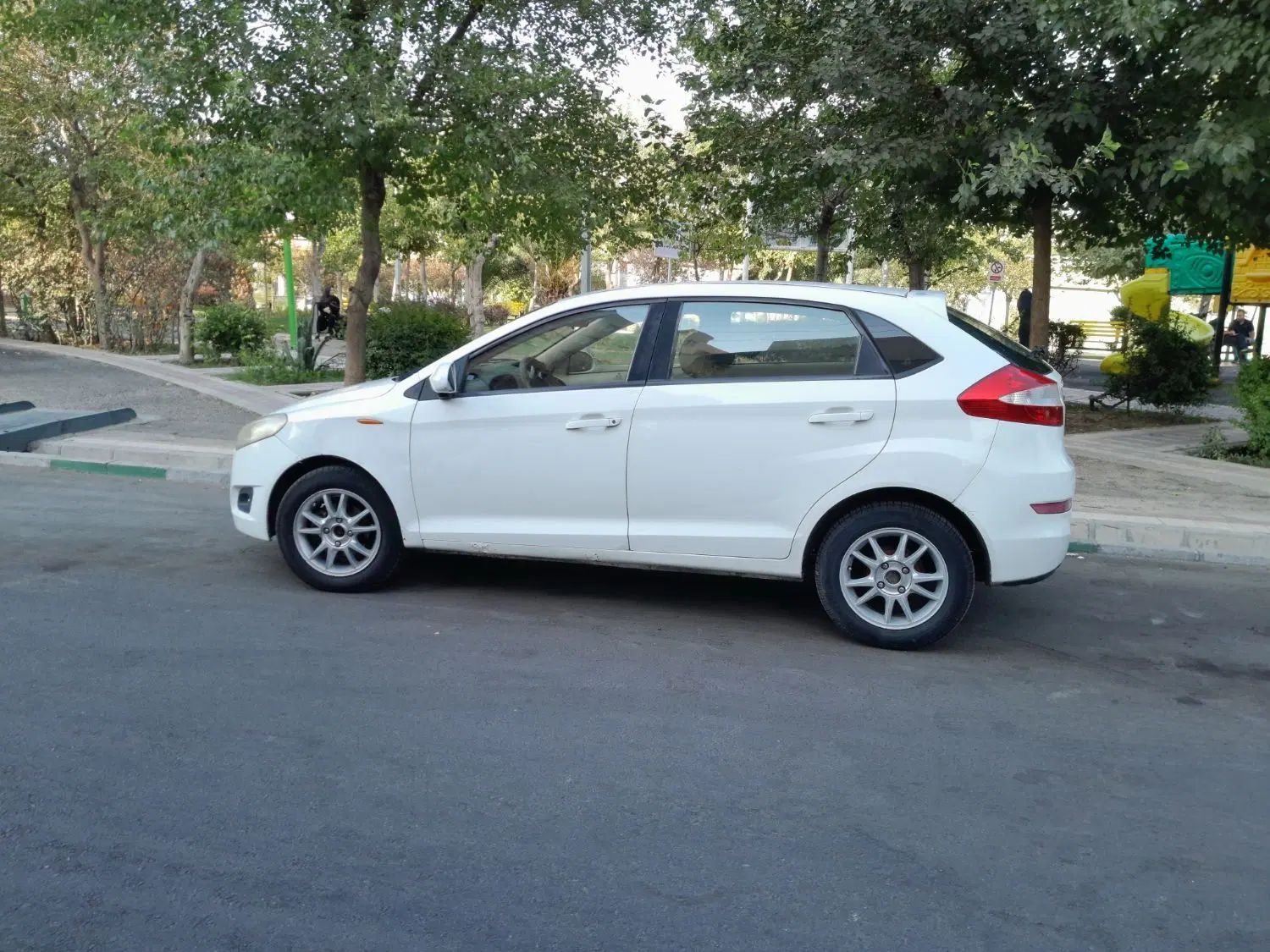 ام وی ام 315 هاچ بک ساده دنده ای - 1392