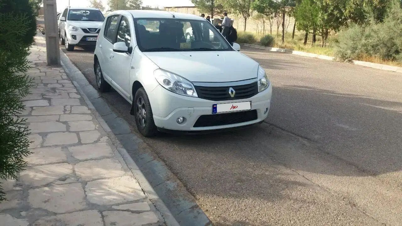 رنو ساندرو اتوماتیک - 1396