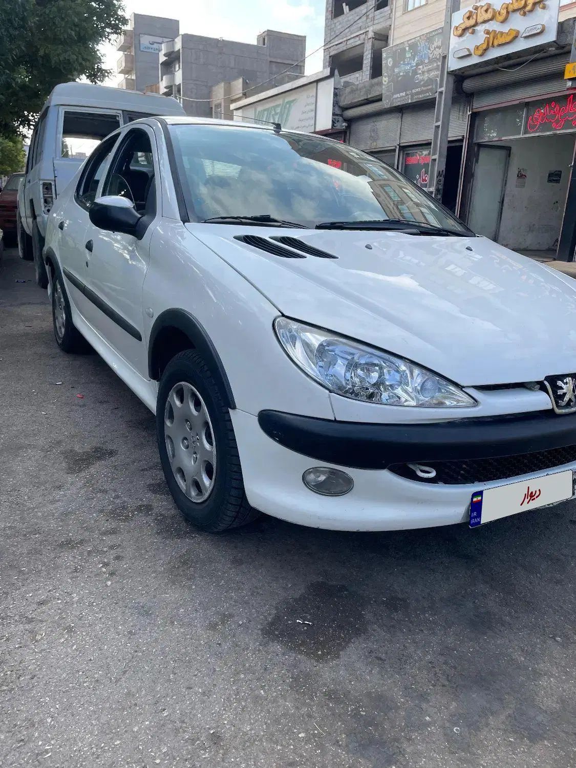 پژو ۲۰۶ صندوق دار v8 - 1393