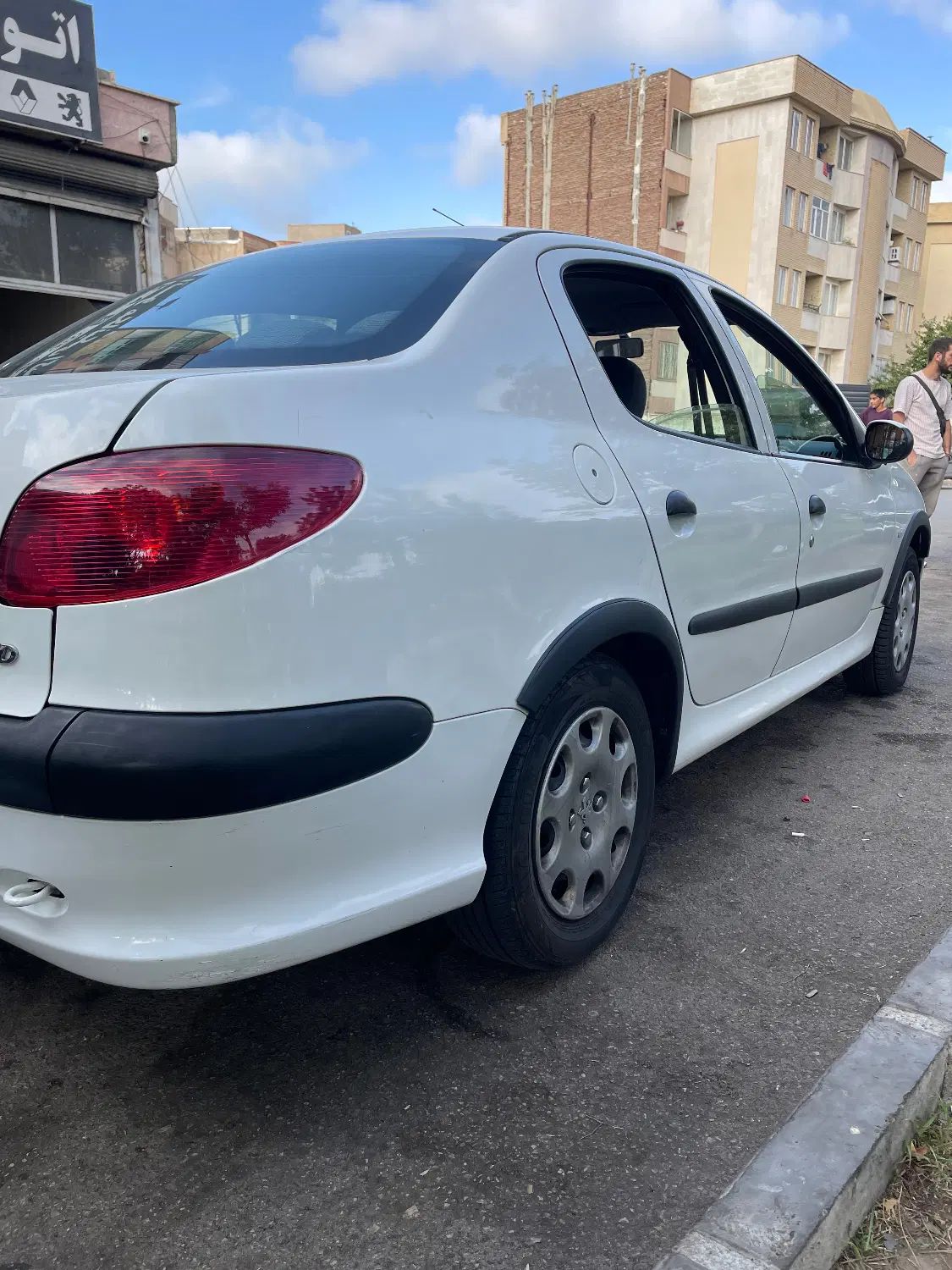 پژو ۲۰۶ صندوق دار v8 - 1393