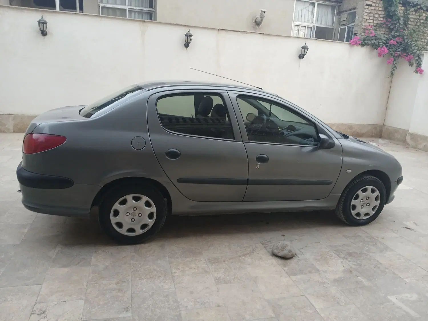 پژو ۲۰۶ صندوق دار v8 - 1393