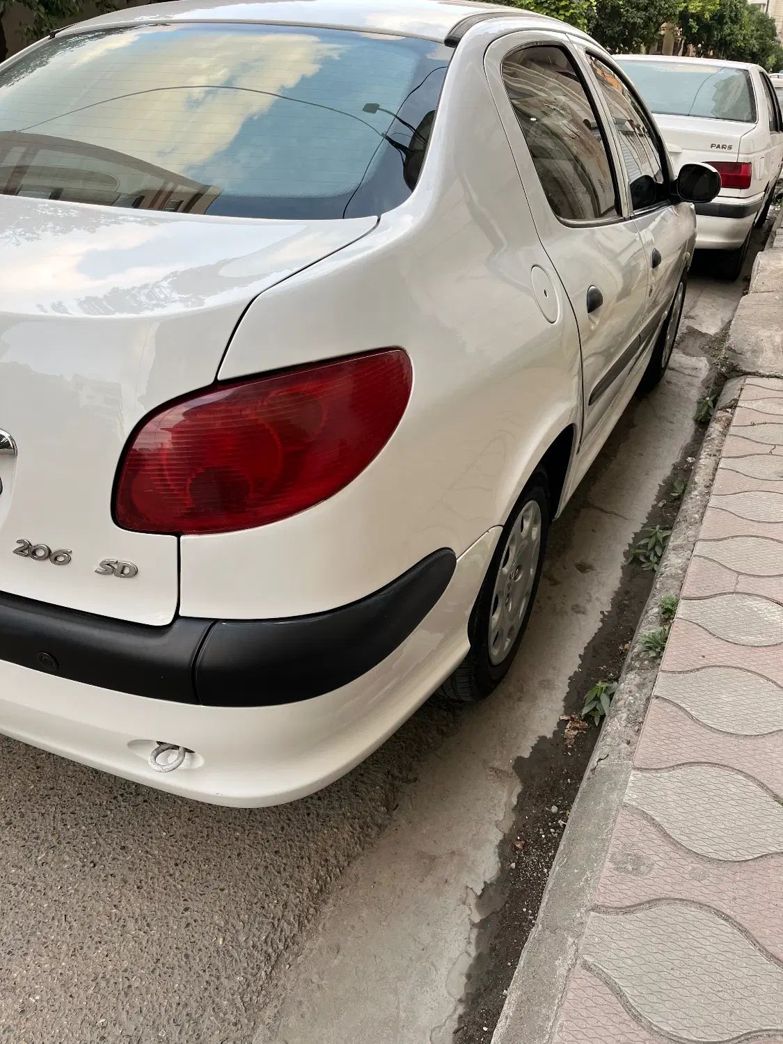 پژو ۲۰۶ صندوق دار v8 - 1394