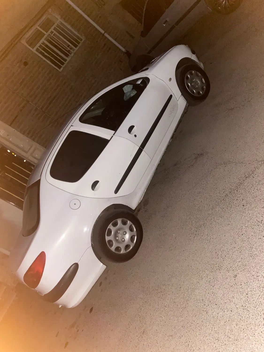 پژو ۲۰۶ صندوق دار v8 - 1390