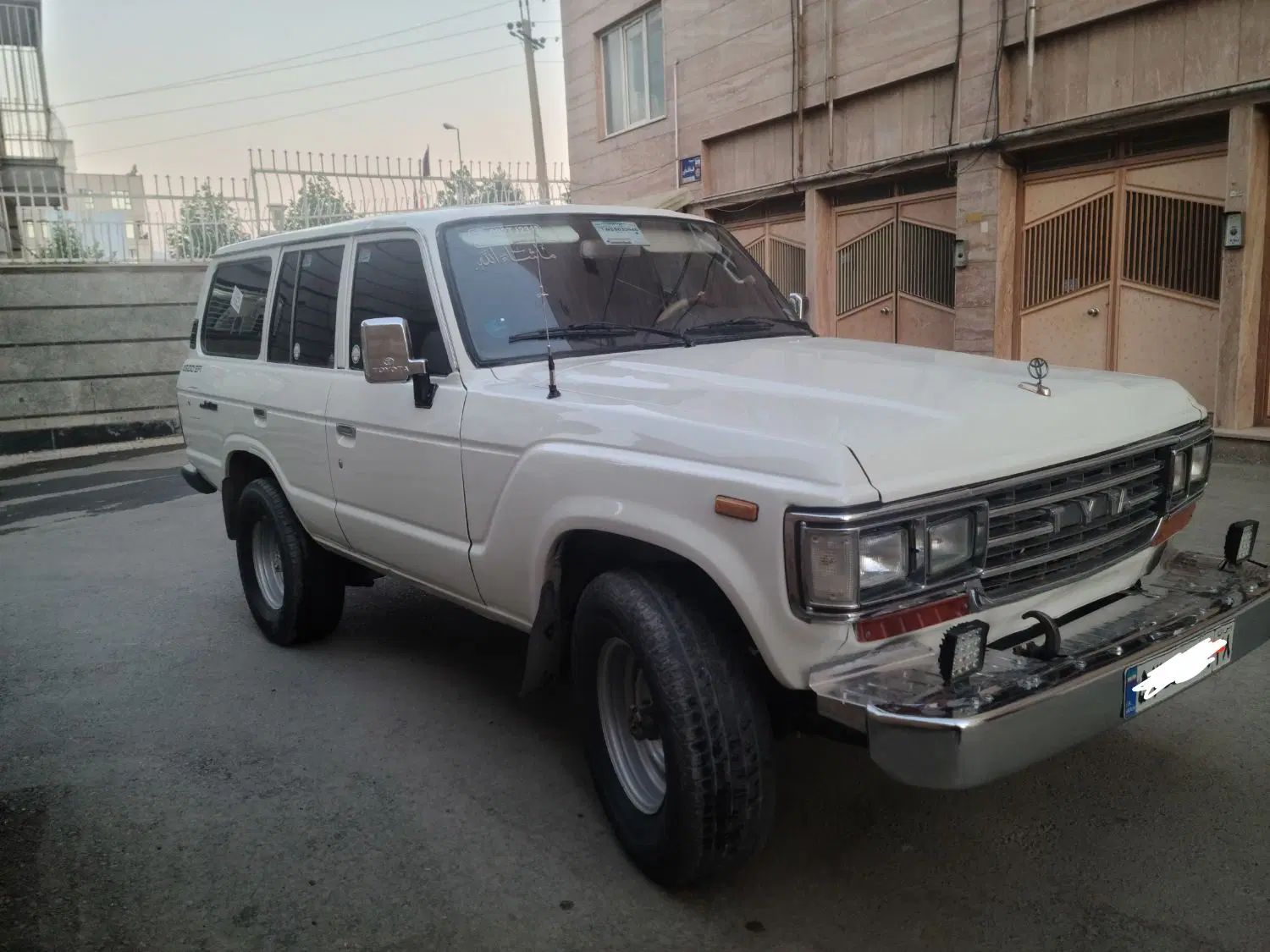 تویوتا کمری XLE - 1402