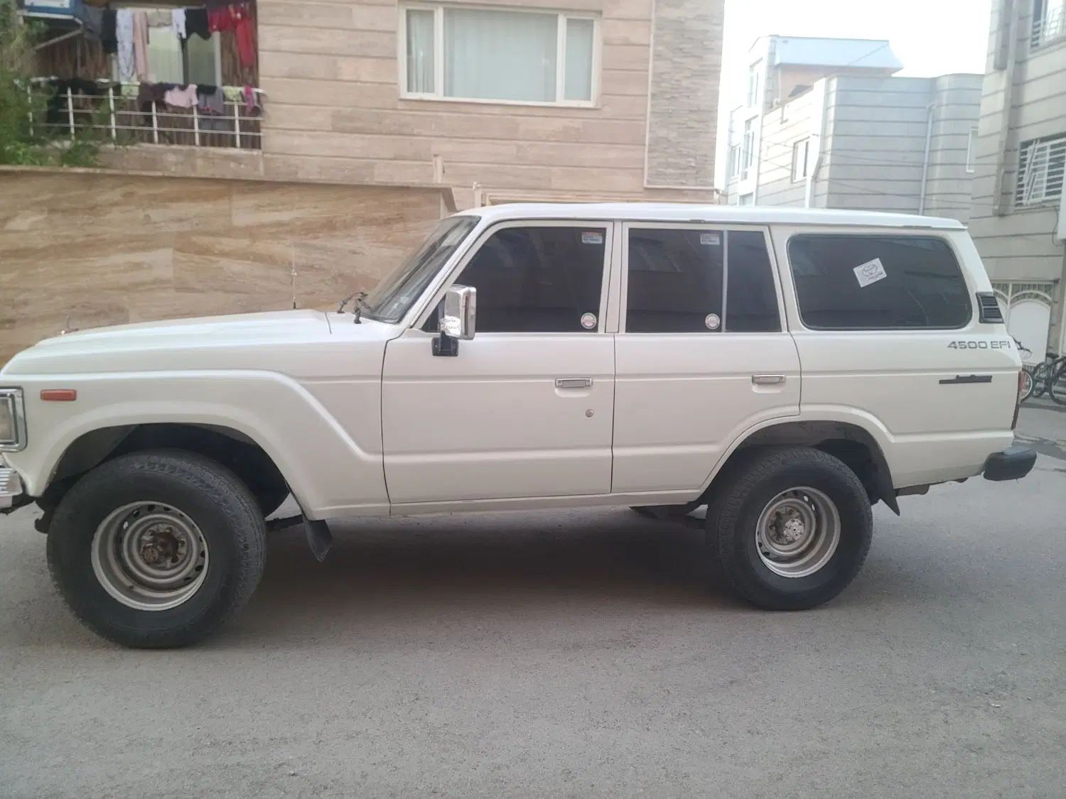 تویوتا کمری XLE - 1402