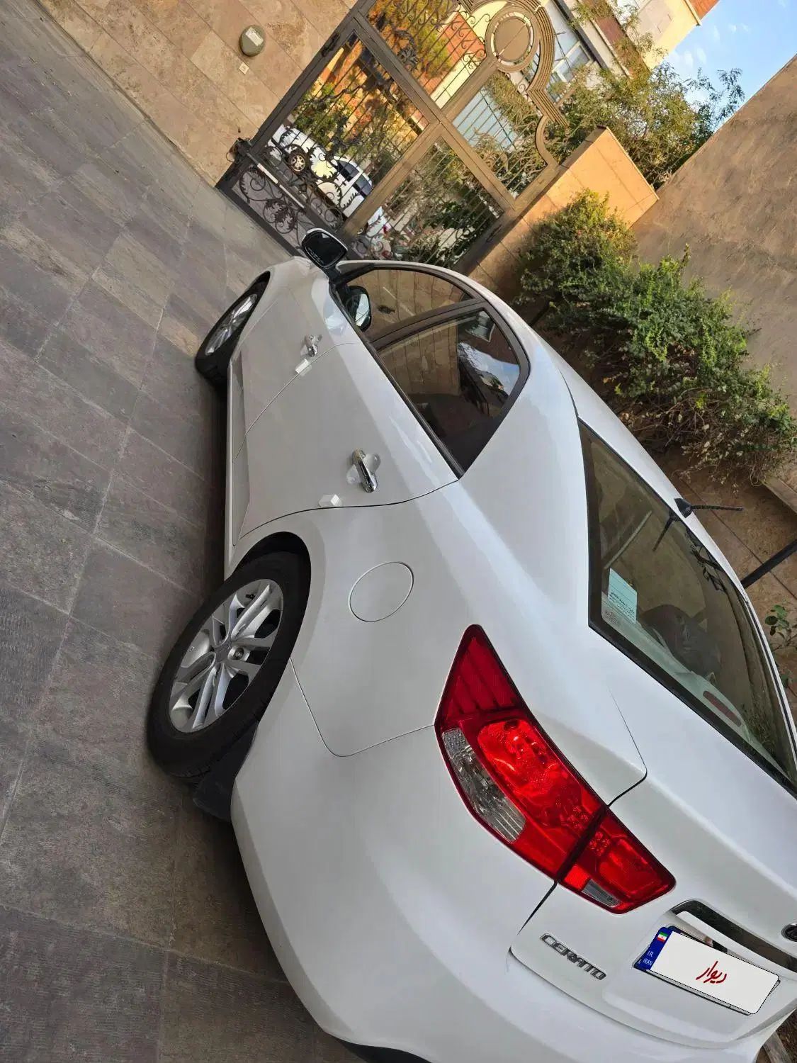 کیا سراتو 2.0 لیتر اتوماتیک GT لاین - 2016