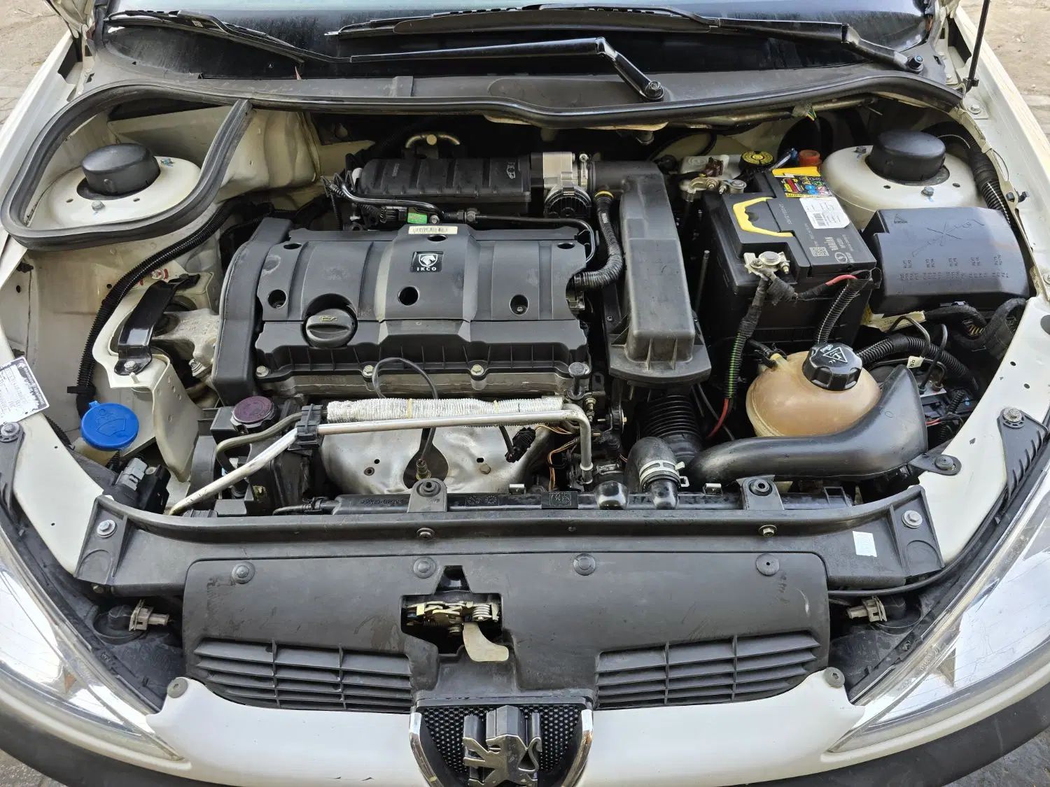 پژو ۲۰۶ صندوق دار v8 - 1397
