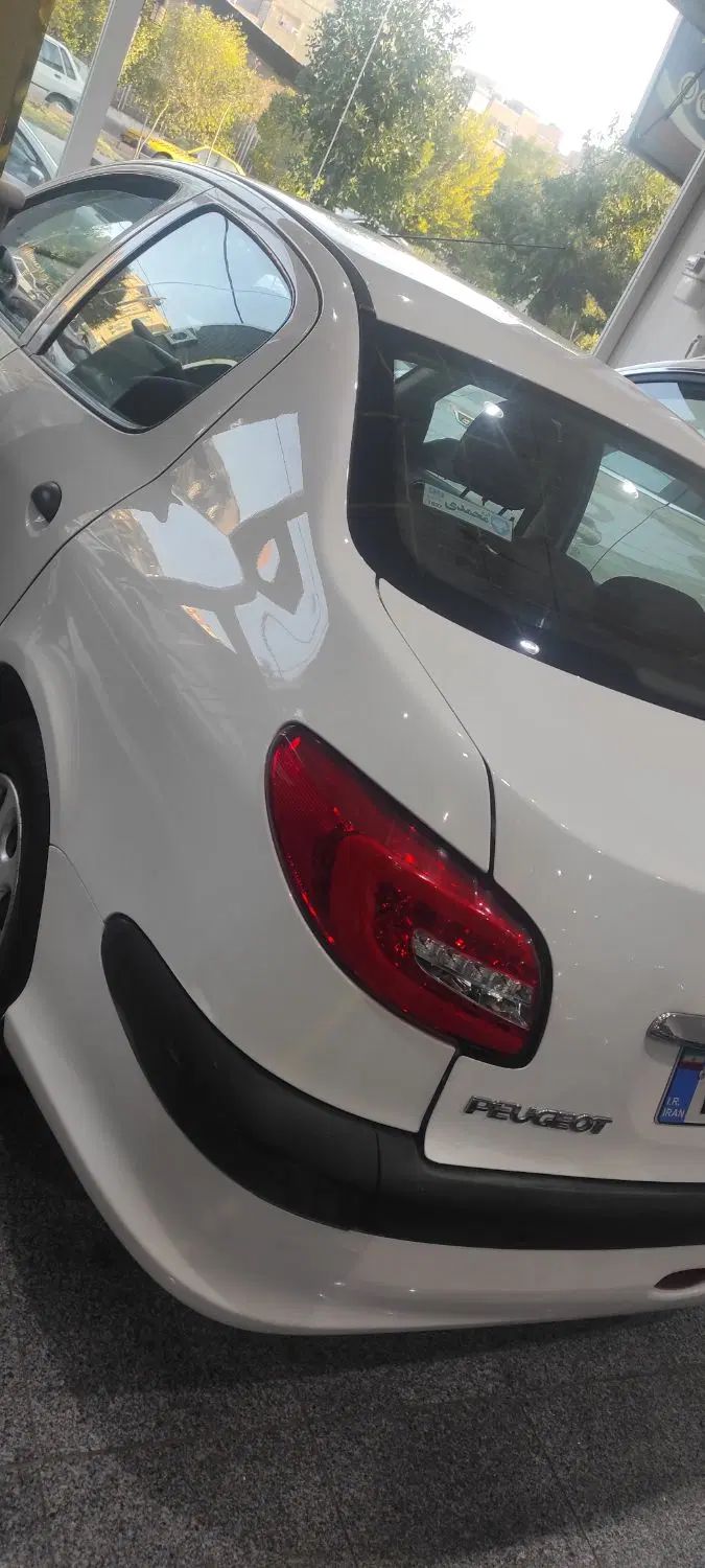 پژو ۲۰۶ صندوق دار v8 - 1396