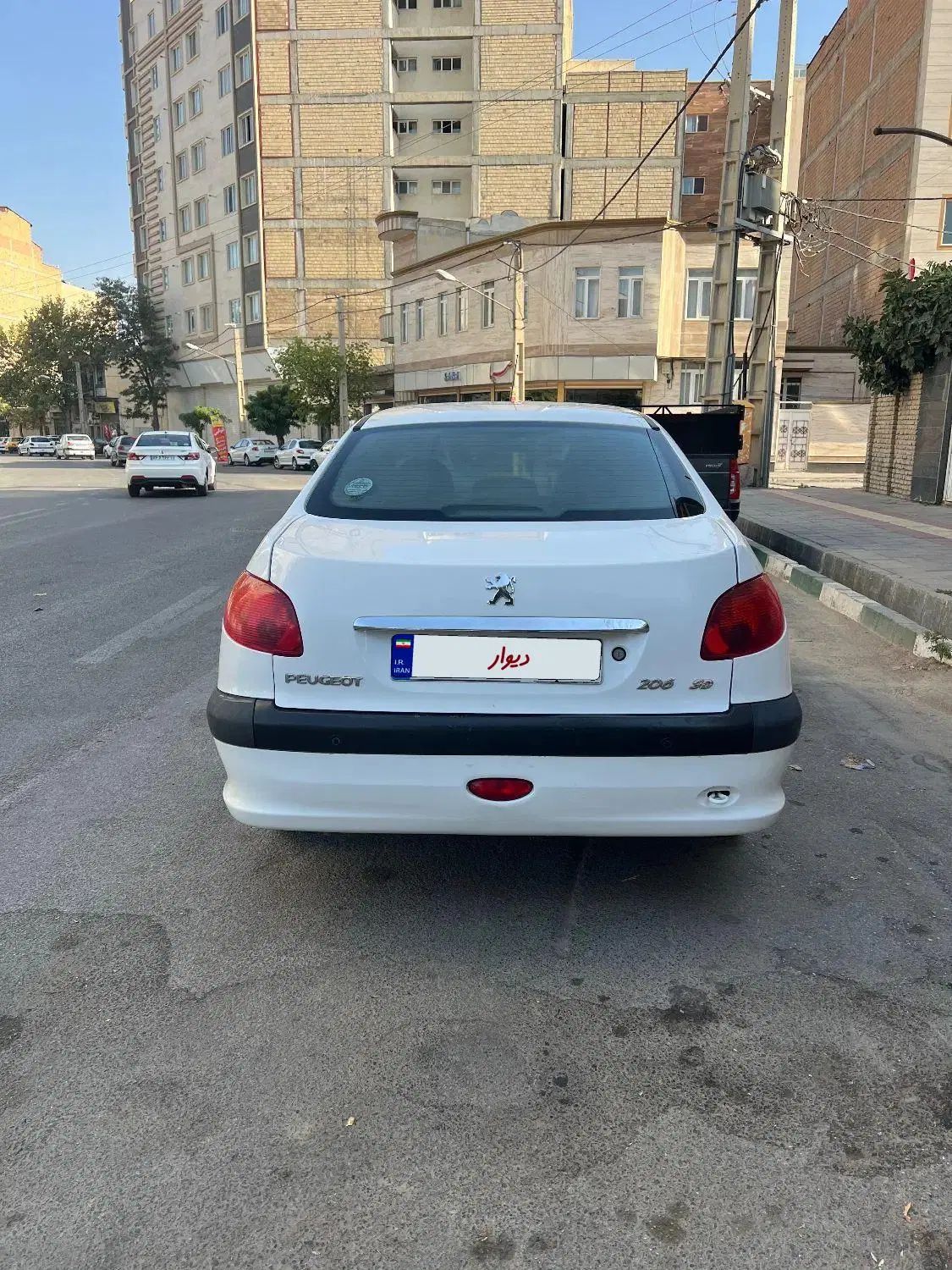 پژو ۲۰۶ صندوق دار v8 - 1398
