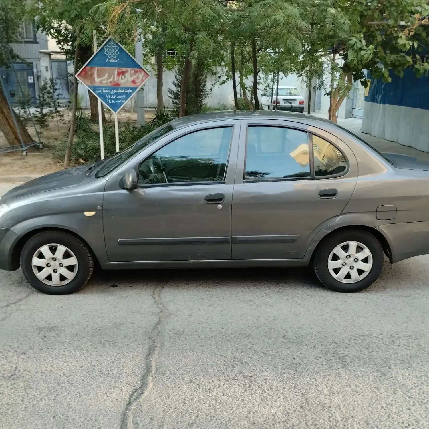 تیبا صندوق دار SX - 1392