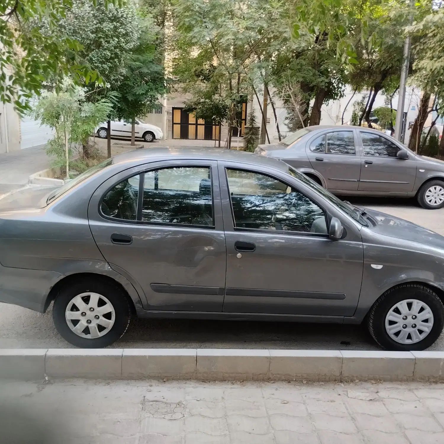 تیبا صندوق دار SX - 1392
