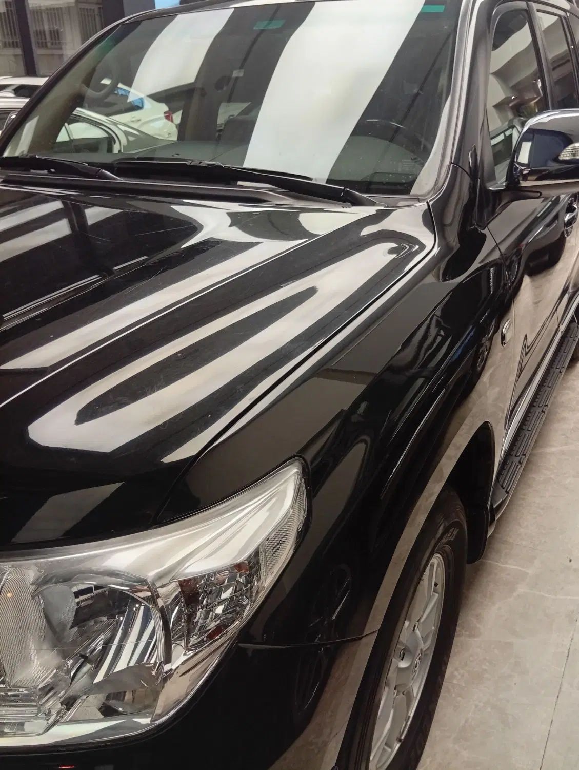 تویوتا لندکروز VXR نسل ۵ - 2011