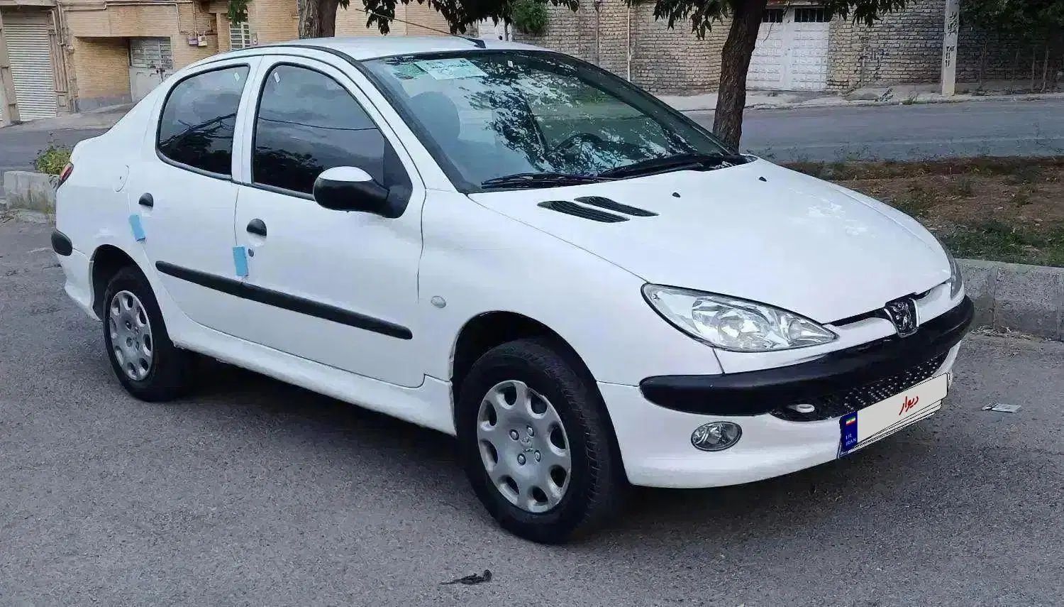 پژو ۲۰۶ صندوق دار v8 - 1392