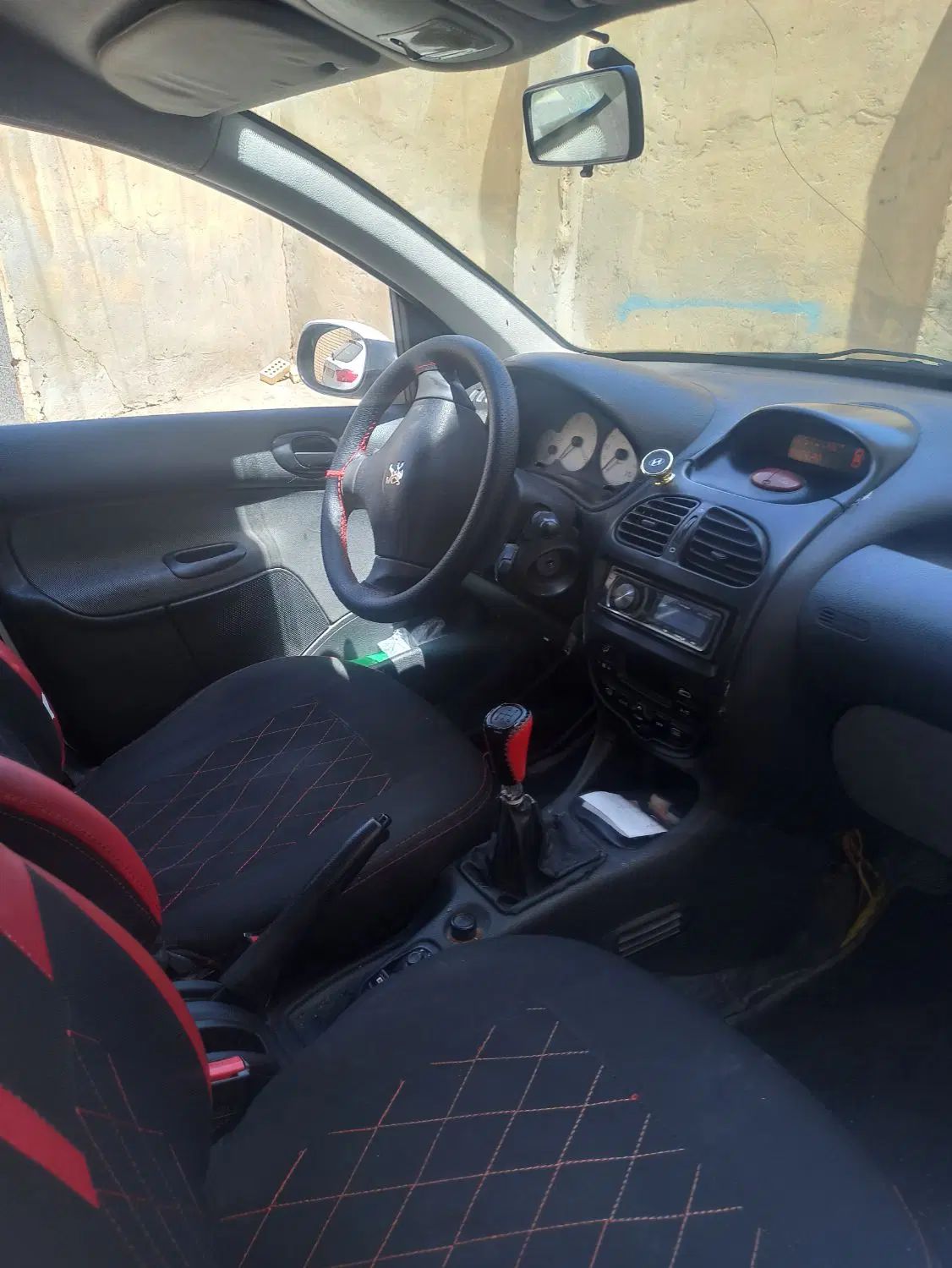 پژو ۲۰۶ صندوق دار v8 - 1393