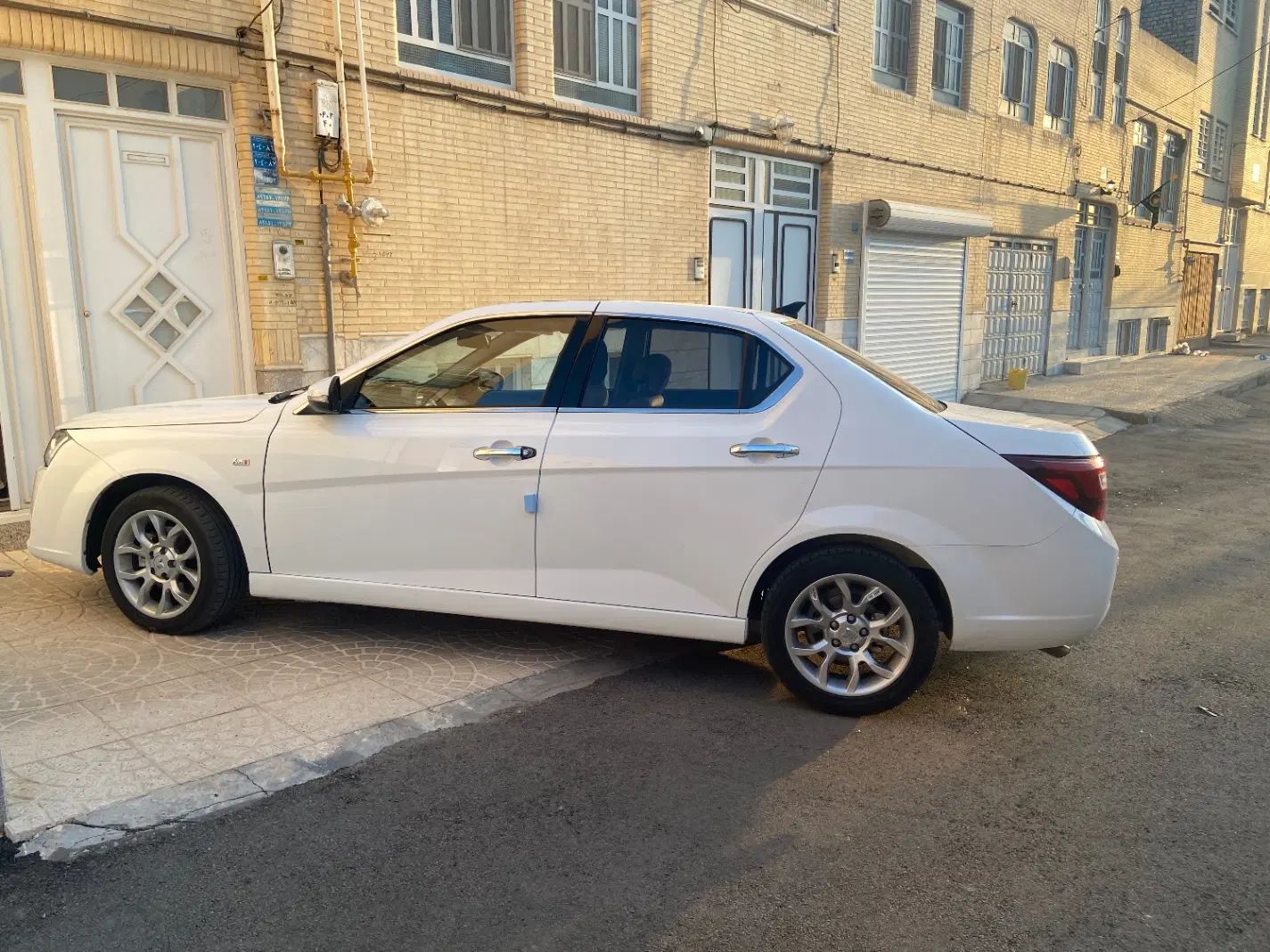 دنا پلاس توربو اتوماتیک - 1401