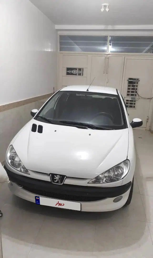 پژو ۲۰۶ صندوق دار v8 - 1396