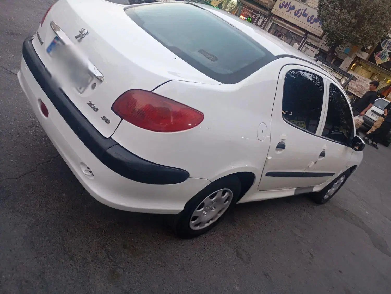 پژو ۲۰۶ صندوق دار v8 - 1395