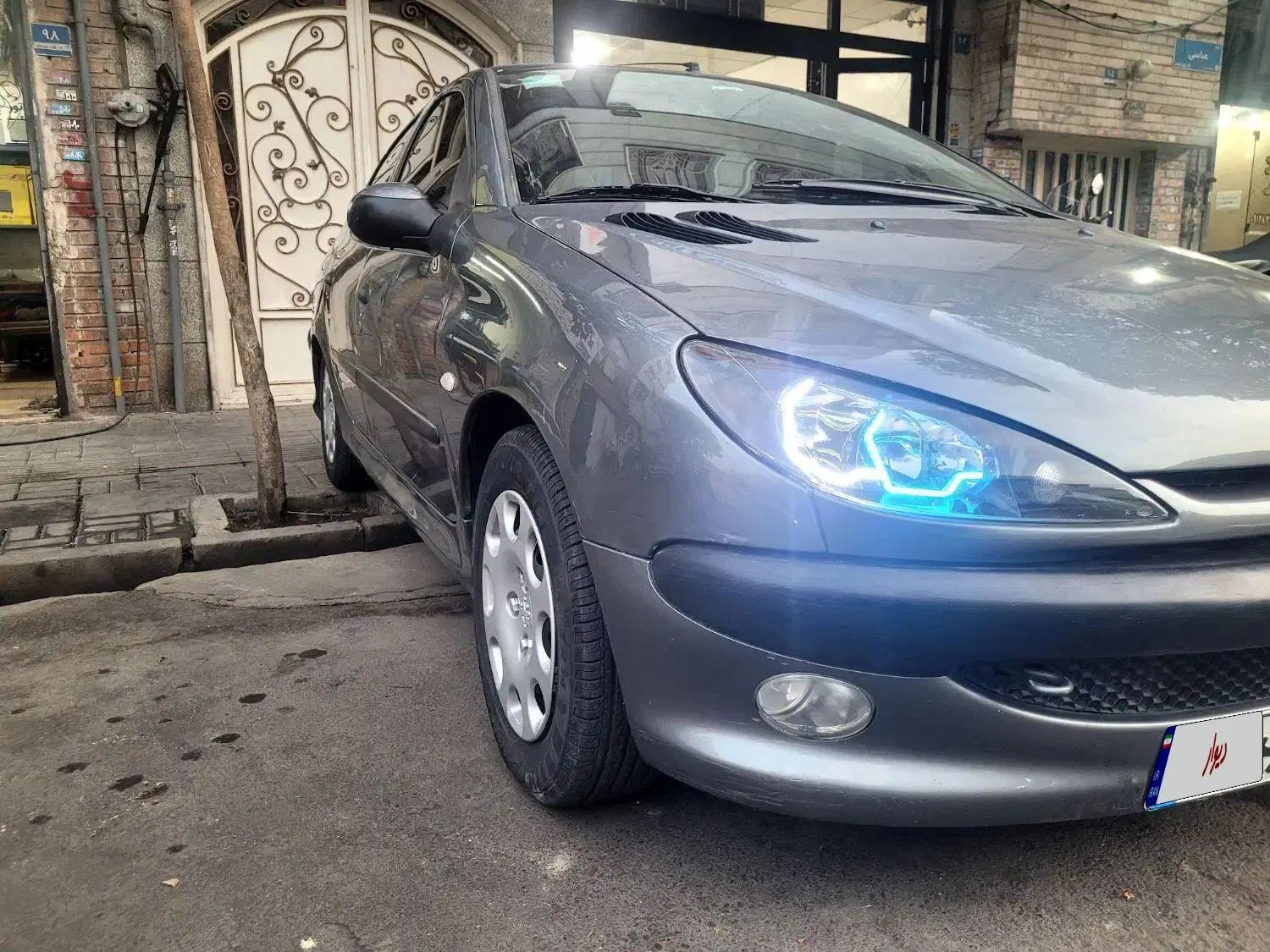 پژو ۲۰۶ صندوق دار v8 - 1393