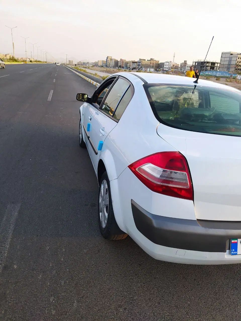 رنو مگان پارس خودرو 1600 E2 - 1391