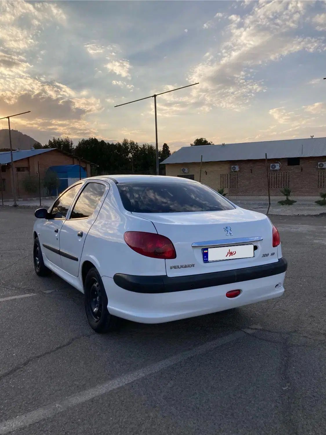 پژو ۲۰۶ صندوق دار v8 - 1396