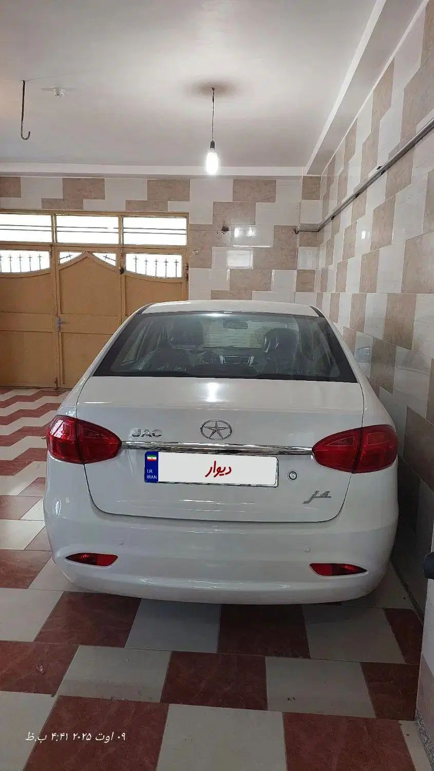جک J4 اتوماتیک ساده - 1404